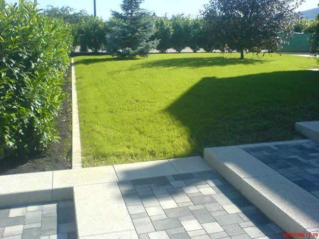 Services de paysagiste expert pour jardins et parcs soignés.